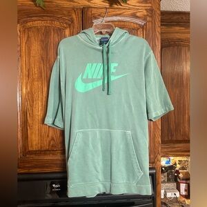 XL Nike Shirt Sleeved hoodie